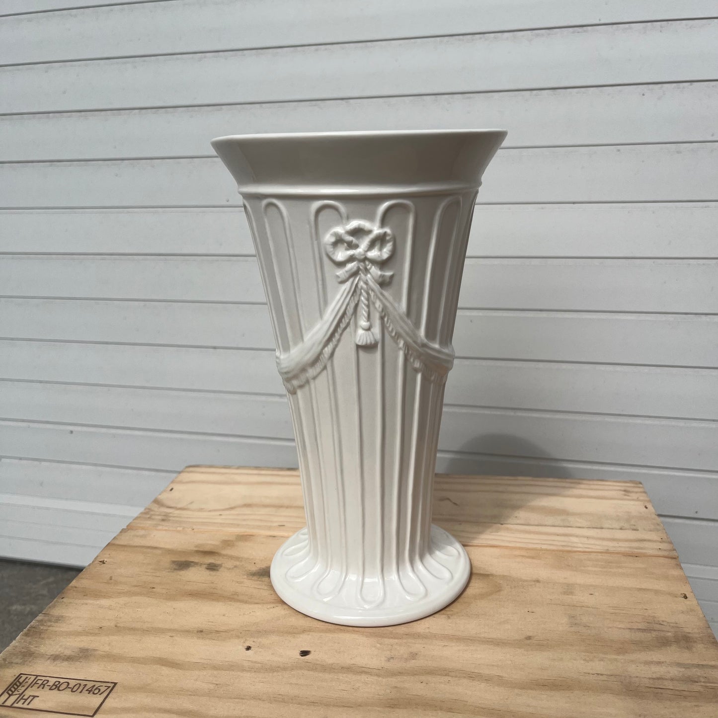 CP-E蝴蝶結造型雕花瓷器