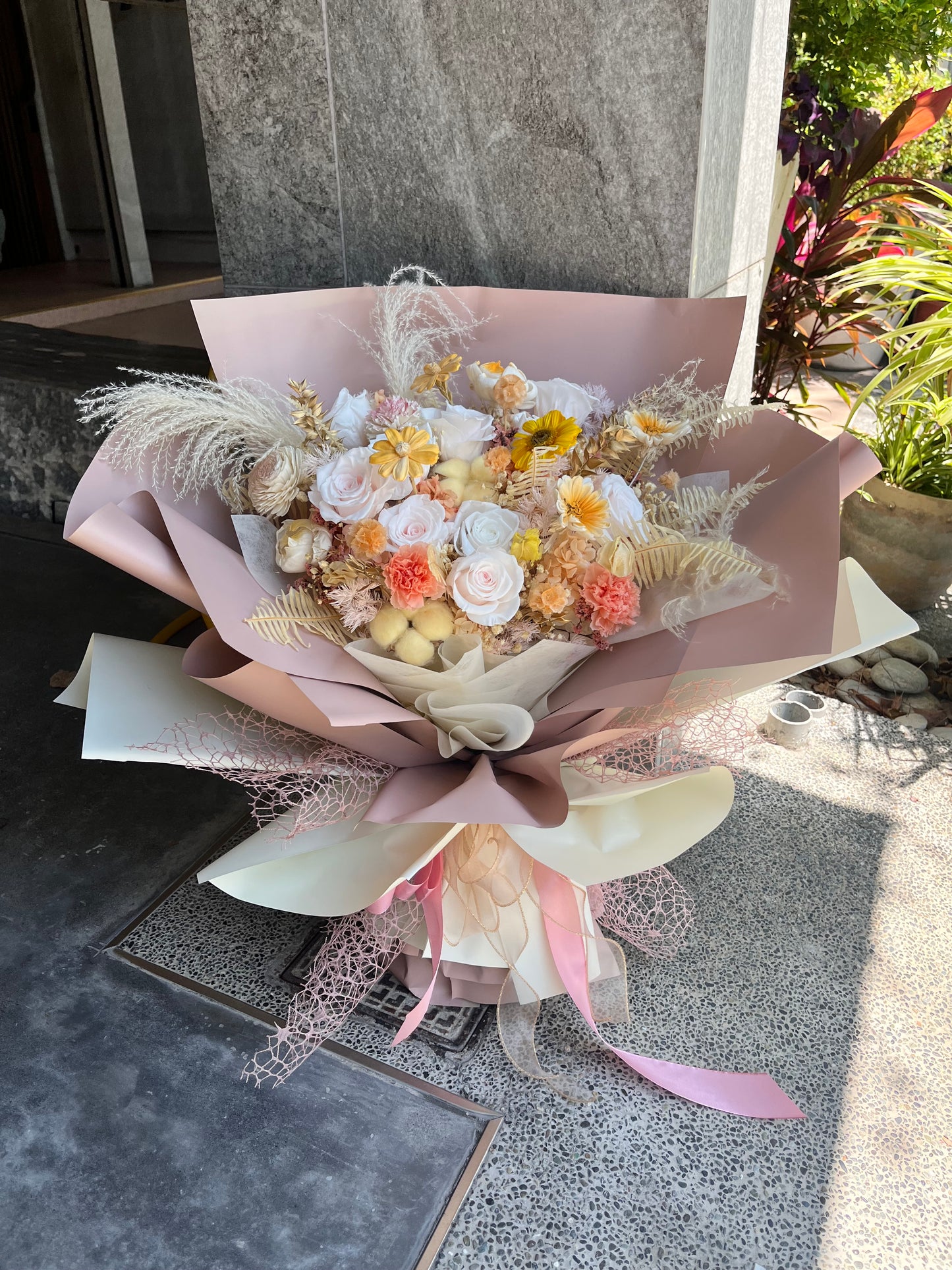 gift-b093熊抱花束