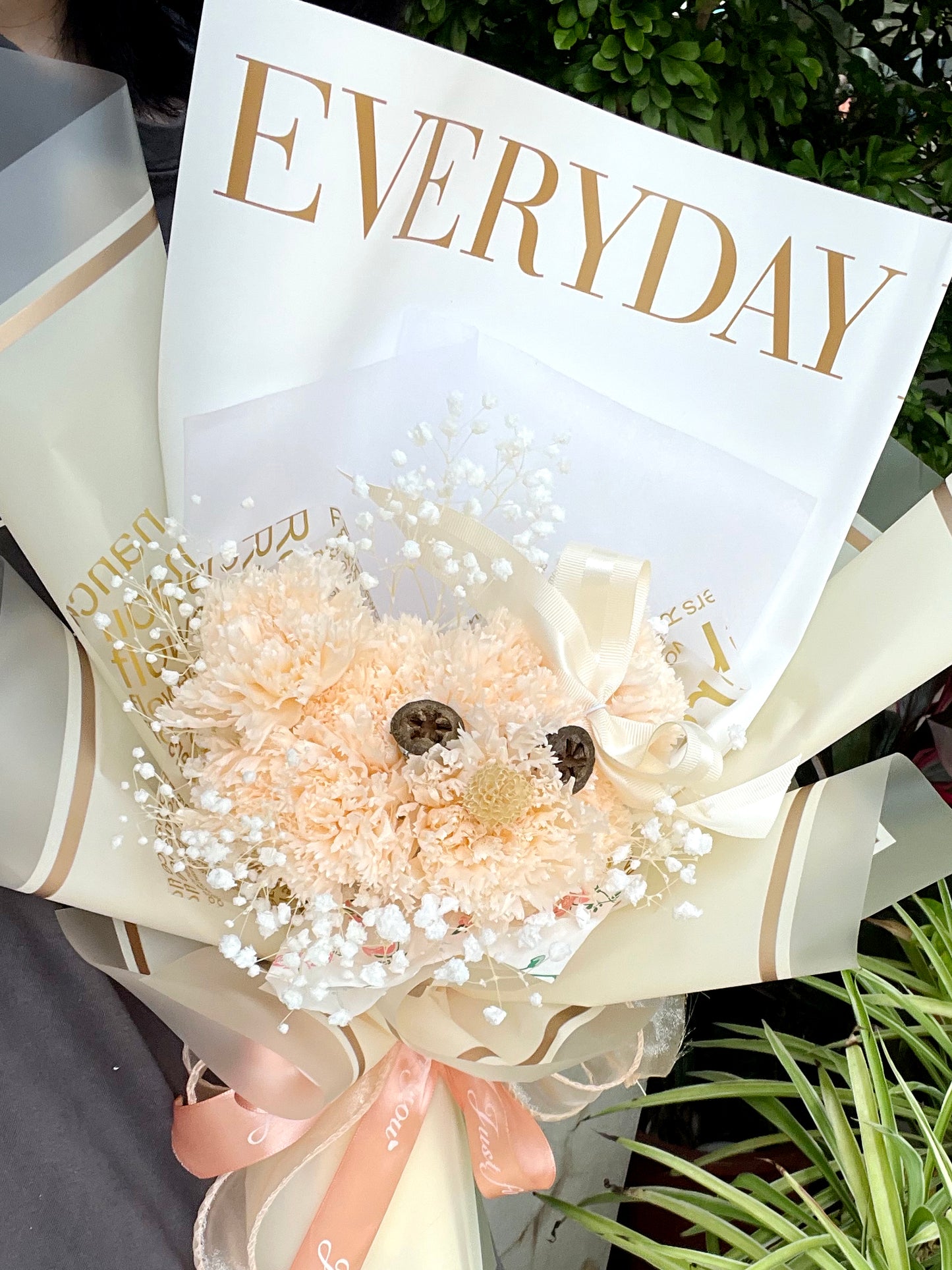 gift-B106 康乃馨熊熊花束L